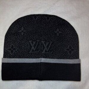 Louis Vuitton Beanie Damier Petite Black LV Monogram Logo